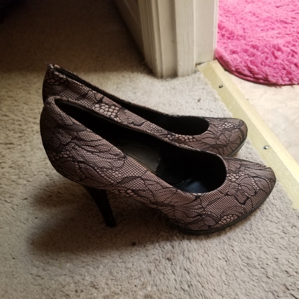 Heels - Picture 2 of 2